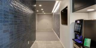 Verso Gallery 43