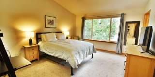 Winter Seasonal Rental- 172 Robin Drive Gallery 9
