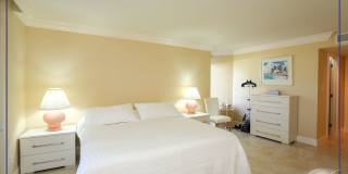 **PARK SHORE BEAUTY WALK TO VENETIAN VILLAGE ** ESPLANADE** NICE AMENITIES ** 2 BEDROOM CONDO ON THE BEACH ** Gallery 23