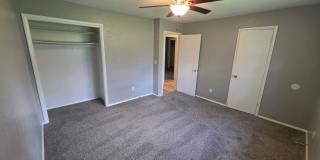 3 bedroom/1.5 bathroom house/2 car garage Gallery 19