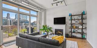 950 W Monroe Street Gallery 3