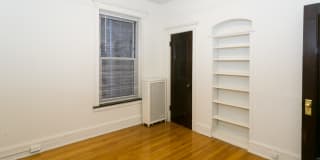 5706-10 S. Blackstone Ave Gallery 26