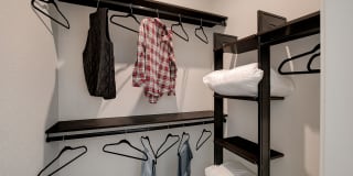 Maverick Gallery 100