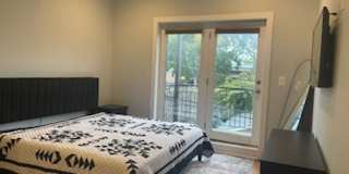 Breathtaking, 2-Bedroom, 2-Bath Condo Near Medical District Gallery 9