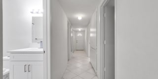 "Rare Single-Story Remodel: Modern 3BR End-Unit in University Park Gallery 16