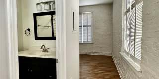 229 N Poplar Street Gallery 12