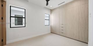 1316 NE 16th Ter Gallery 25