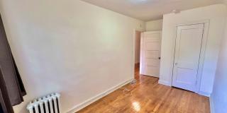 Spacious 6 bedroom 3.5 bath Tudor Townhouse w/Deck close to Georgetown University & Hospital Gallery 33
