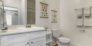 Pointe Grand Apartment Homes Gallery 27