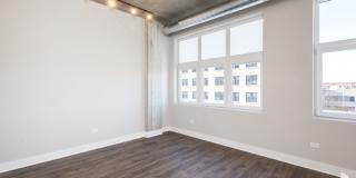 3833 N Broadway Gallery 27