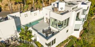 2231 Sunset Plaza Dr Gallery 36