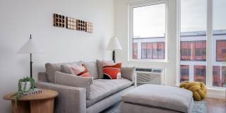 Jute Gallery 13