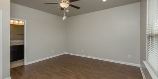 Beautifully designed and thoughtfully maintained duplex Gallery 20