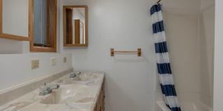 Vintage Charm Meets Modern Comfort in Fairbanks! Gallery 24