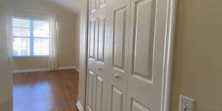 Lakefront Townhome in MetroWest Gallery 13