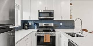 Distinctive Two Bedroom Beauty in Deanwood Gallery 11