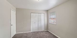 Colonial Oaks Gallery 9