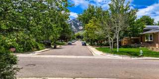 Beautiful 3-Bedroom Home with Large Backyard & Mountain Views Gallery 32
