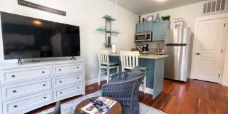 Parkside Suite: Fully Furnished Modern Studio in the Heart of Jacksonville $300 Utility Fee Gallery 23