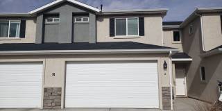 Move-In Discount --3 bed 2.5 bath - Newer townhome in the heart of Cedar City Gallery 1