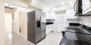 3730 NE 13th Terrace Gallery 8