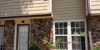 2 Bedroom 1.5 Bath Apartment Close to Campus! Gallery 1