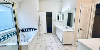 Spacious 4-Bedroom Home with Chef’s Kitchen & Private Backyard in SW Austin Gallery 43