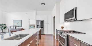 3033 Wilshire Gallery 17