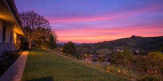 Architect’s Dream with Panoramic Valley Views in Private Calabasas Cul-de-Sac Gallery 28