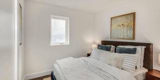 Columbia Heights 2BR 2BA w/Parking & Private Patio Garden Gallery 22