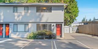 Well-kept, roomy 2-bdrm/1.5-bath Milwaukie unit. Private patio, quiet location, designated parking Gallery 1