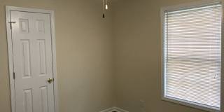 Pet Friendly 3 Bedroom, 2 Bath Home with Garage and Fenced In Back Yard! Gallery 12