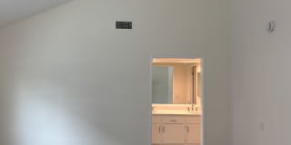 Beautifully Renovated 2 + 2.5 Santa Monica Condo townhouse Gallery 8