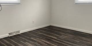3 Bedroom, 1 Bath Single Level House for Rent 1246 Columbia St Waterloo, IA Gallery 8