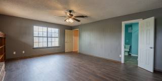 1002 River Oak Gallery 26