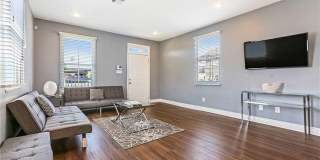 1512 N ROBERTSON Street Gallery 3