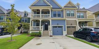 Beautiful Townhome In Private Community Gallery 1