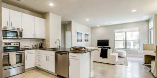Berkshire Santal Gallery 30