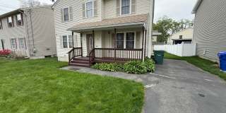 Three Bedroom, Single Family Home Located in Springfield's Pine Point Neighborhood! Gallery 30