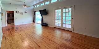 2BR/2BR Near Law School - Available Early August! Gallery 25