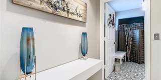 6659 TIME SQUARE Avenue Gallery 32
