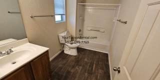 3/2 & a Loft, AC off of River Road near Oracle Road Gallery 30