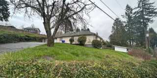 Three Bedroom Home with a Bonus Family Room Gallery 1