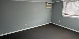 Beautiful 2 Bedroom 1 Bath Condo Conveniently Located Gallery 11