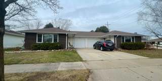 2 bed, 2 bath duplex across from Kiwanis Park Gallery 1