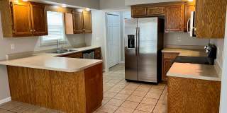 4 Bed, 2 Bath with Fenced Yard, Two-Car Garage, and Jetted Tub Gallery 6