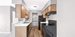 2 Bedroom Condo in the Virginia Road Condominiums in Crystal Lake! Gallery 4