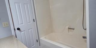 Gorgeous Corner lot Home for Rent! Gallery 9
