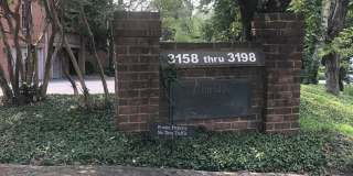2 Bed/2 Bath Condo located in Green Hills only minutes to Vandy and Easy Interstate Access, 1 Car Garage Gallery 1