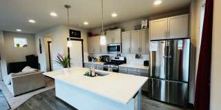 2022 Built, 4 Bedroom, Beautiful Home! Gallery 5